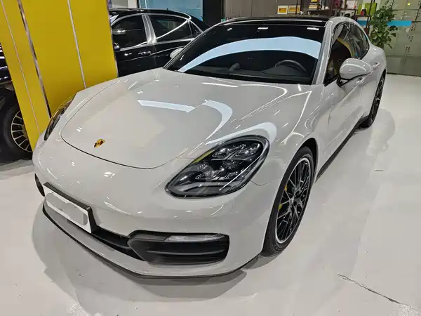 Porsche Panamera 2022