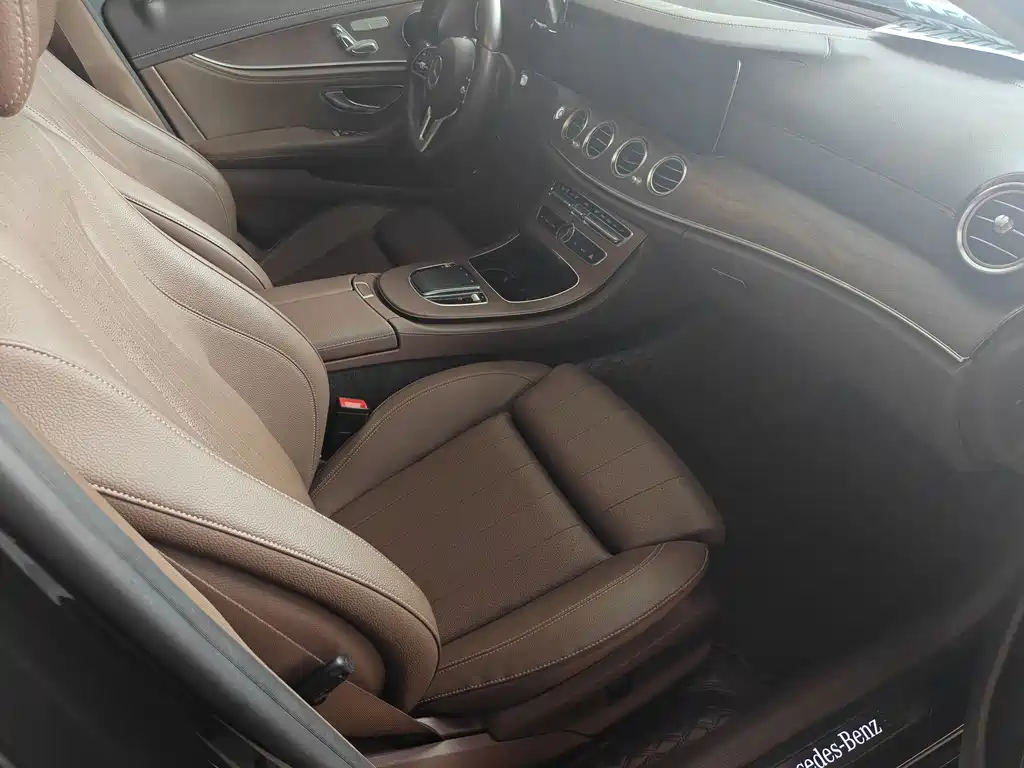 Mercedes-Benz E-Class 2020 — фото 11