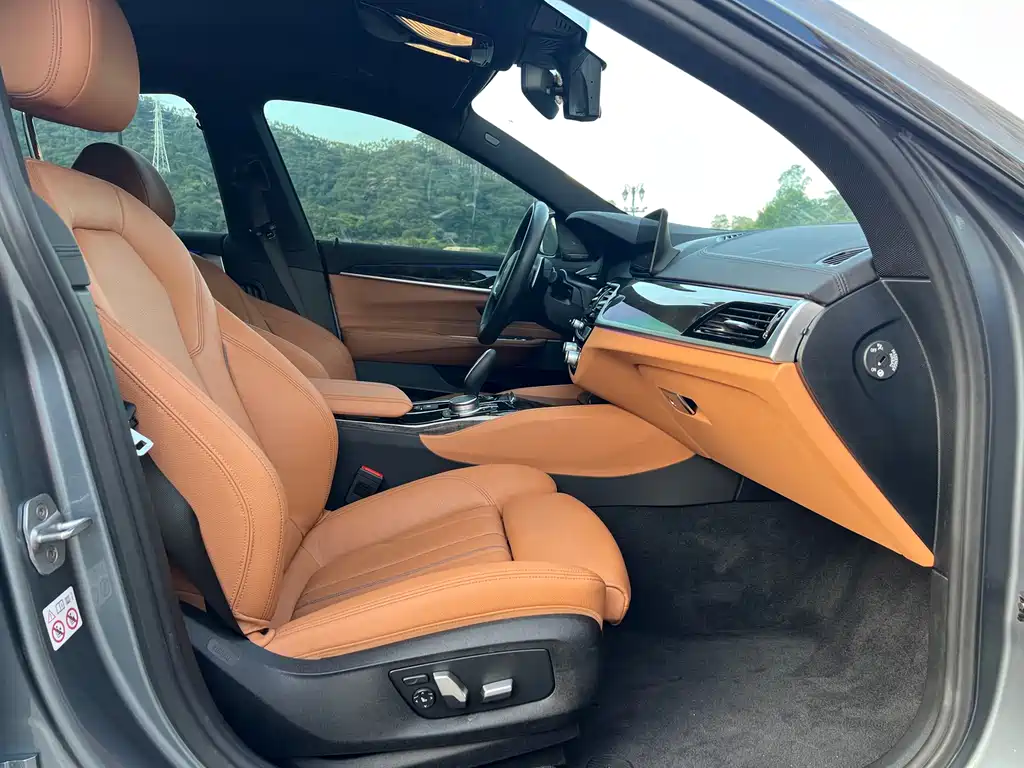 BMW 6 Series GT 2019 — фото 16