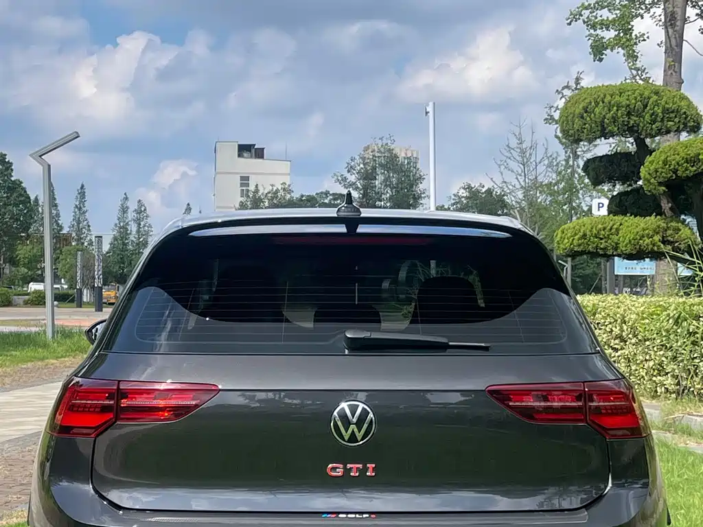 Volkswagen Golf GTI 2022 — фото 13