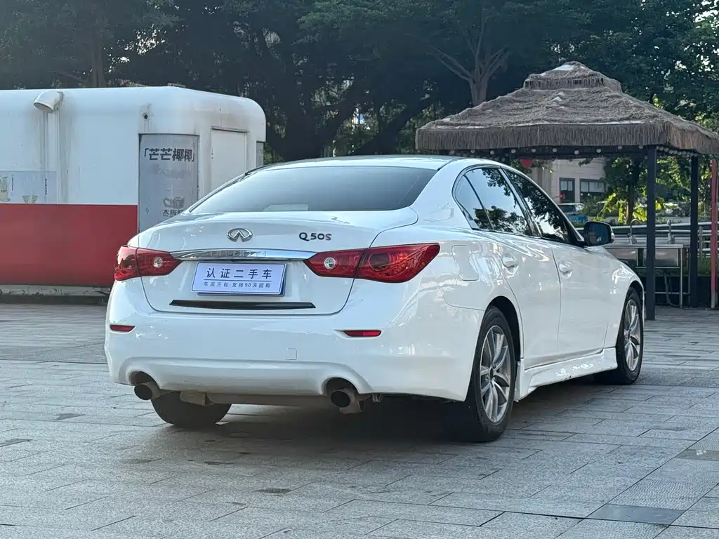 Infiniti Q50 2014