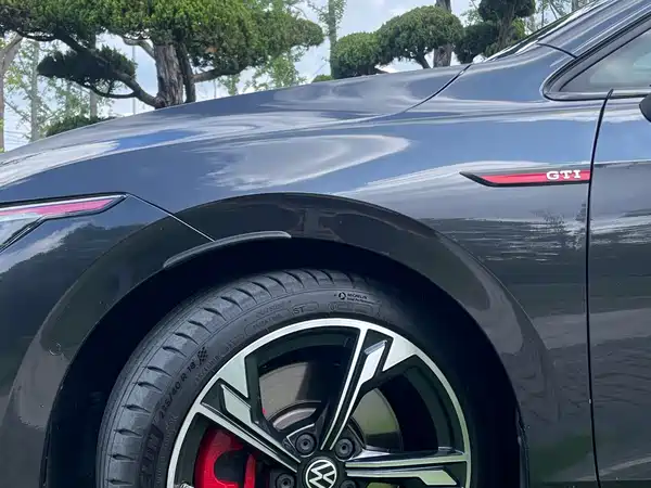 Volkswagen Golf GTI 2023