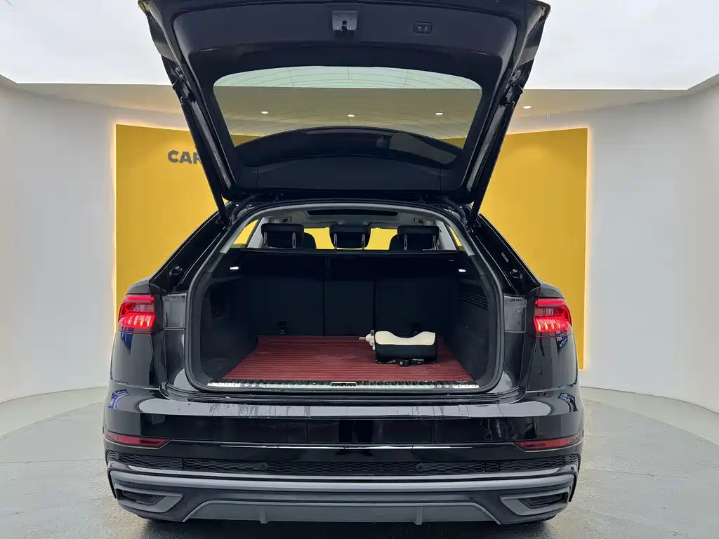 Audi Q8 2024 — фото 31