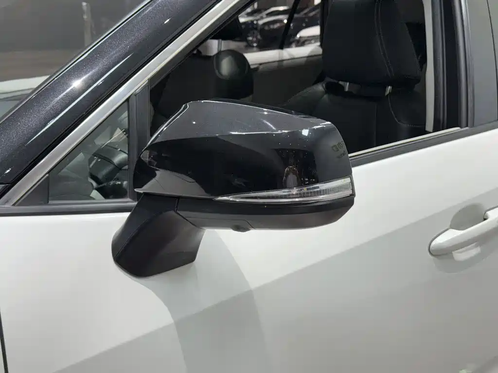 Toyota RAV4 2020 — фото 27