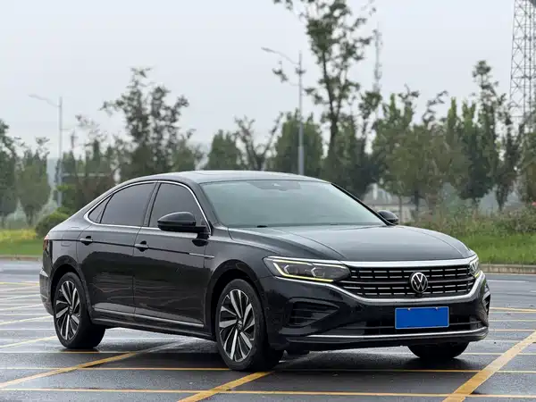 Volkswagen Passat 2022