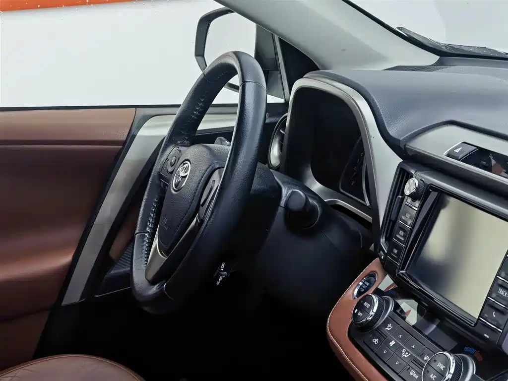 Toyota RAV4 2015 — фото 22