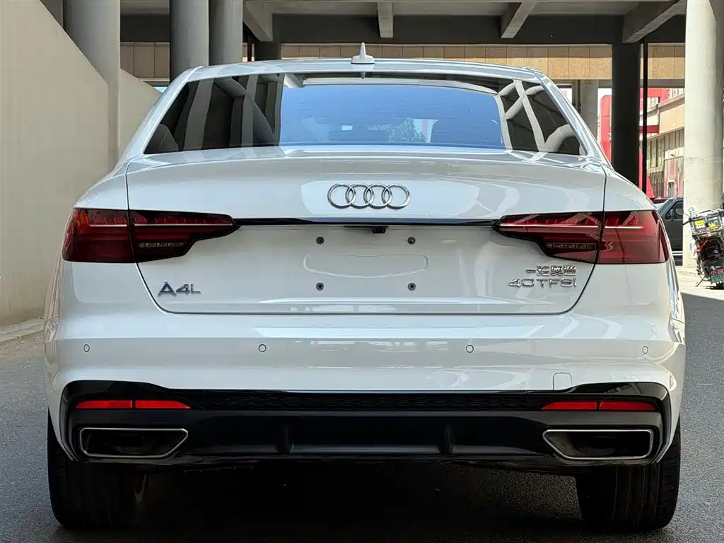 Audi A4L 2023 — фото 4