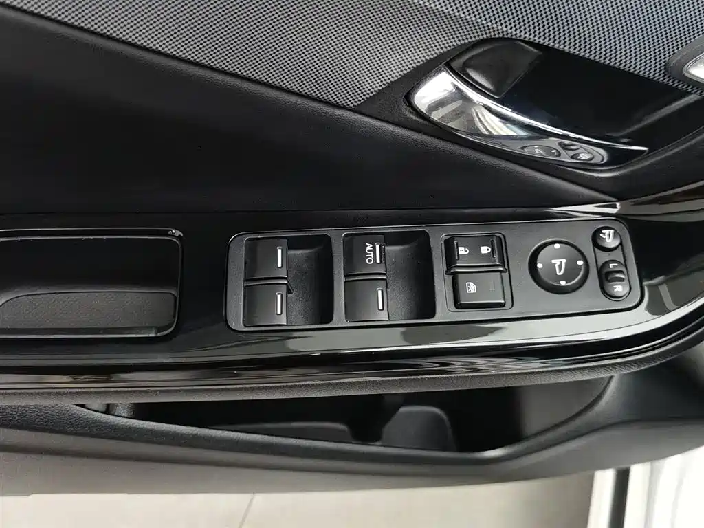 Honda Spirior 2015 — фото 9