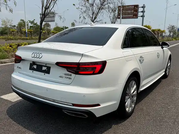 Audi A4L 2019
