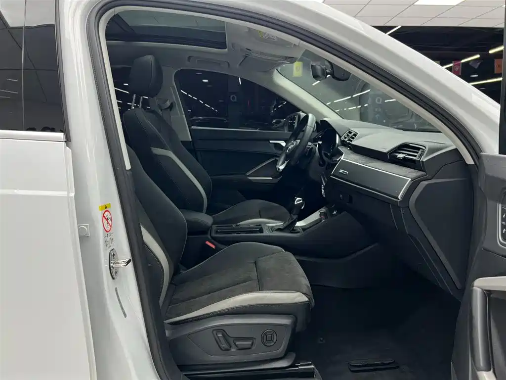 Audi Q3 2022 — фото 10