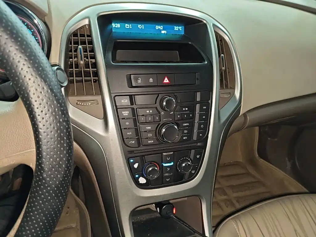Buick Excelle GT 2014 — фото 13