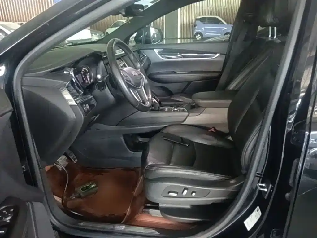 Cadillac XT5 2020 — фото 15