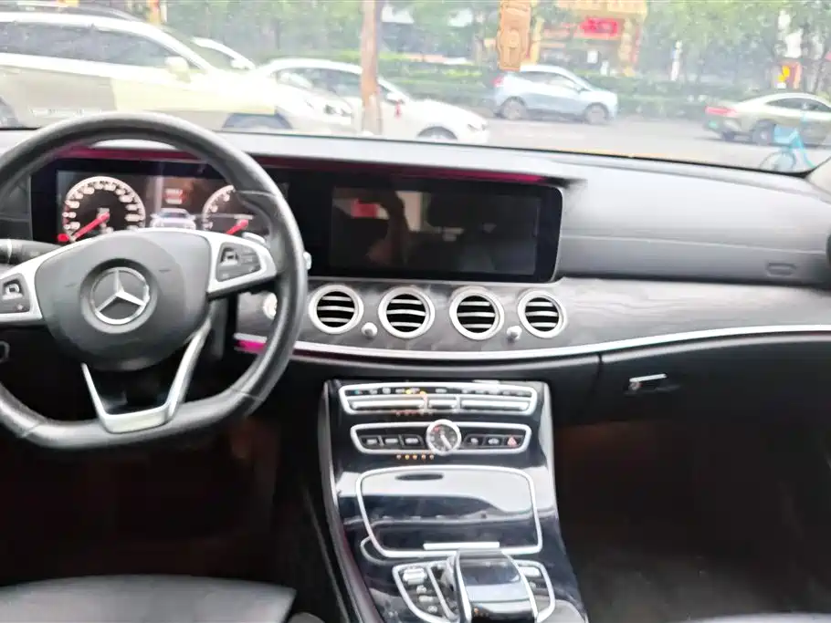 Mercedes-Benz E-Class 2016 — фото 13
