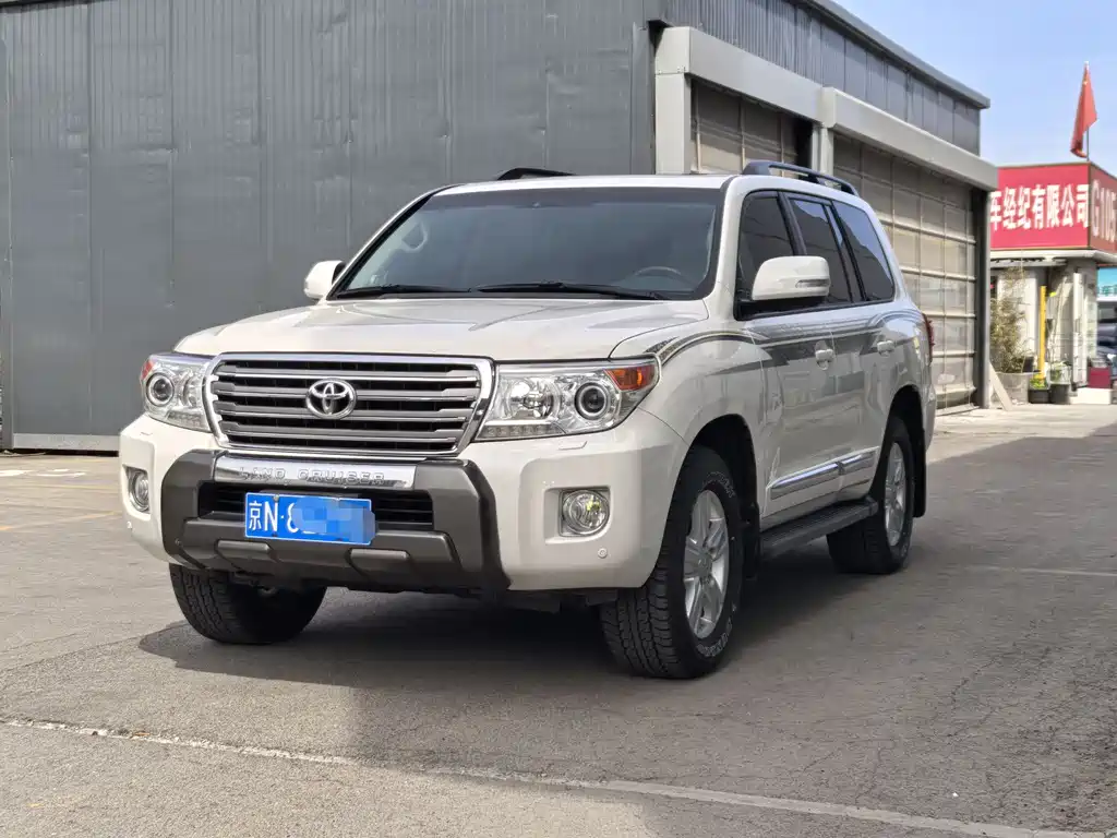 Toyota Land Cruiser 2016 — фото 1