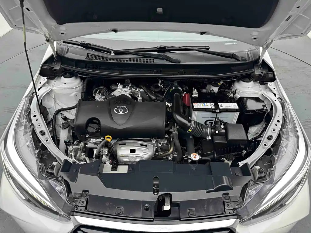 Toyota Yaris L 2023 — фото 18