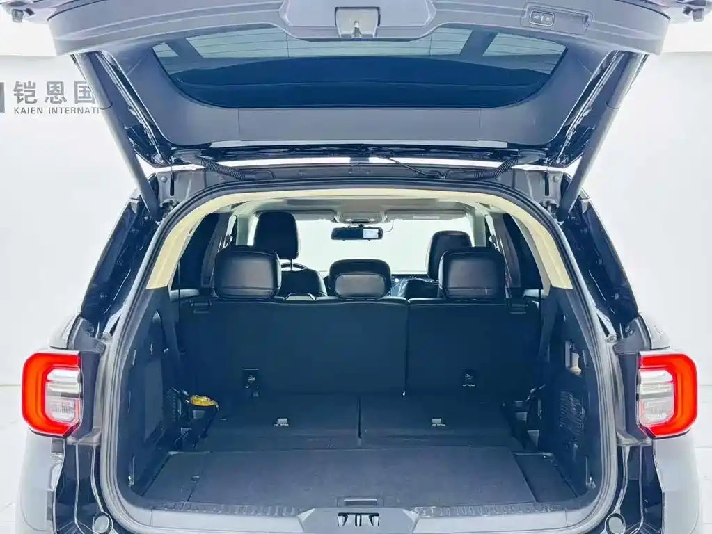 Ford Explorer 2023 — фото 17