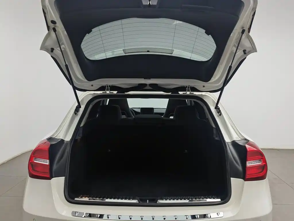 Mercedes-Benz GLA 2016 — фото 16