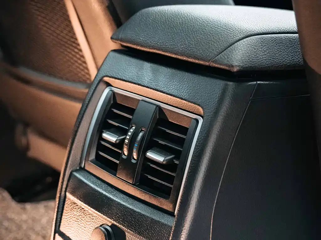 BMW 3 Series 2017 — фото 19
