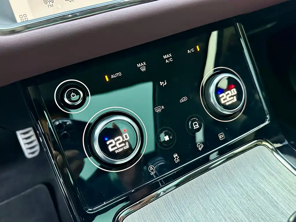 Land Rover Evoque PHEV 2023 — фото 19