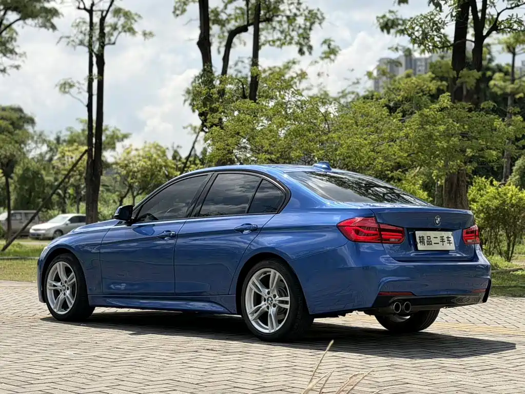 BMW 3 Series 2019 — фото 15
