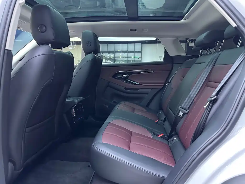 Land Rover Evoque PHEV 2023 — фото 9