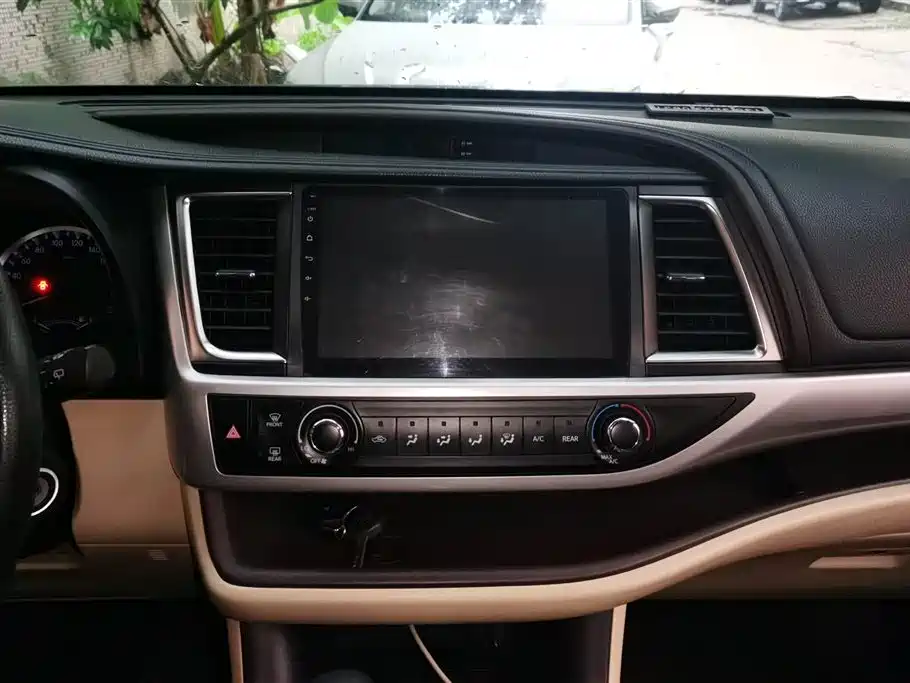 Toyota Highlander 2018 — фото 13