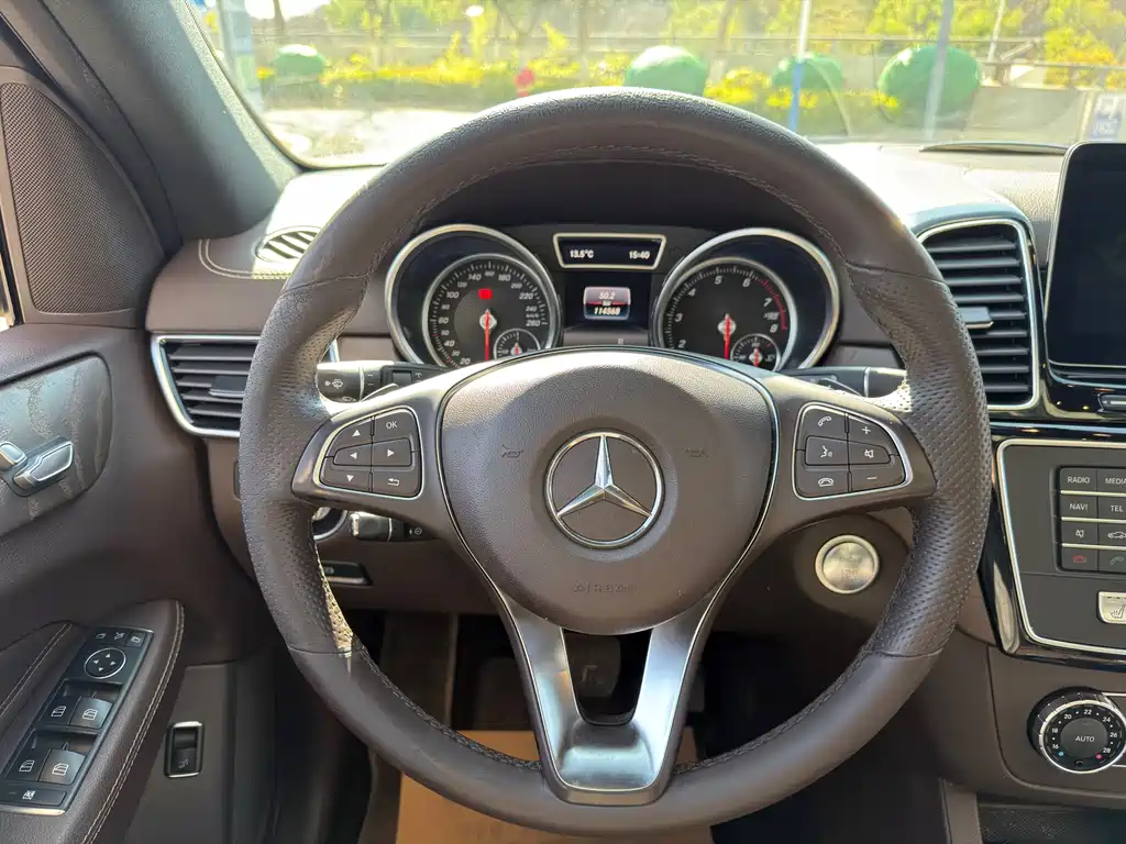 Mercedes-Benz GLE 2017 — фото 20