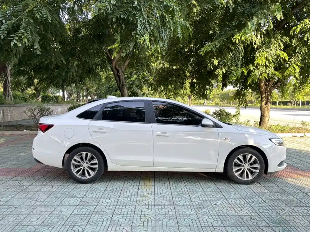 Buick Excelle 2018 — фото 12