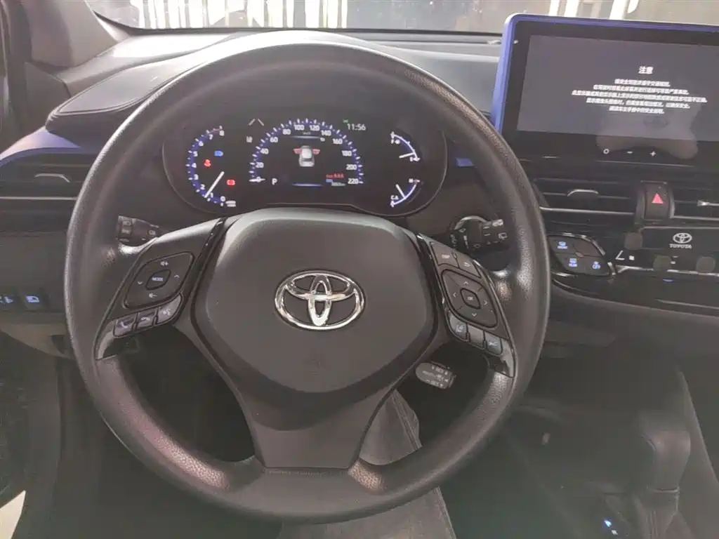 Toyota C-HR 2024 — фото 11
