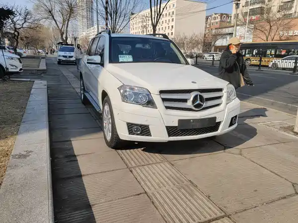 Mercedes-Benz GLK-Class 2011