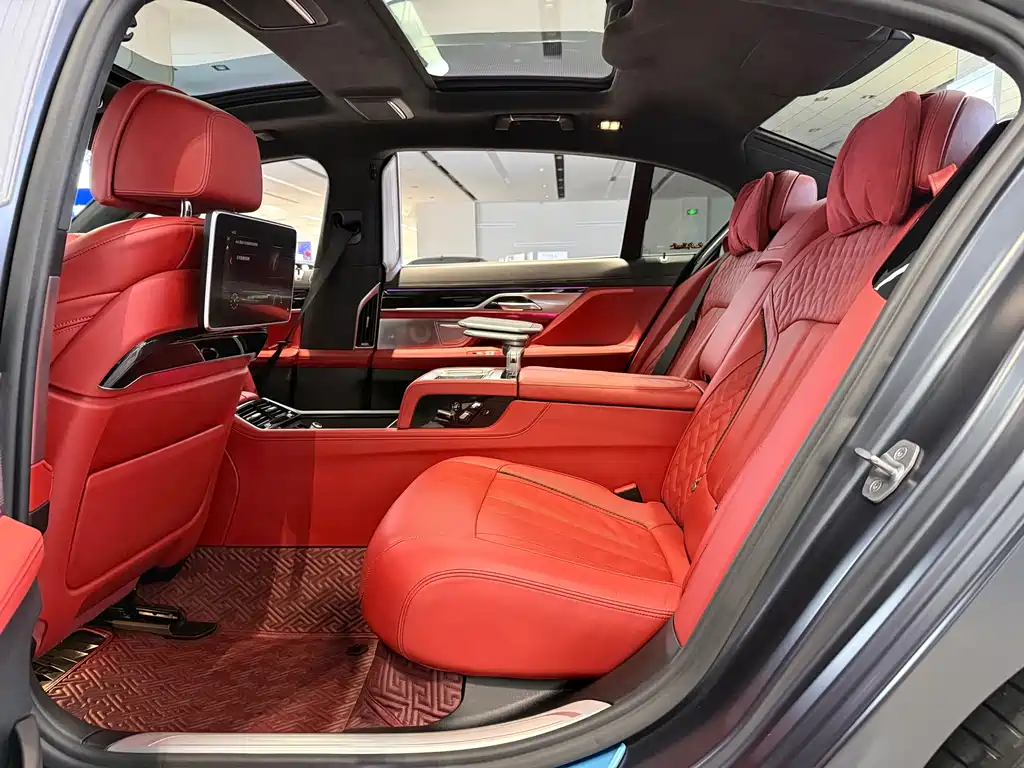 BMW 7 Series 2019 — фото 12
