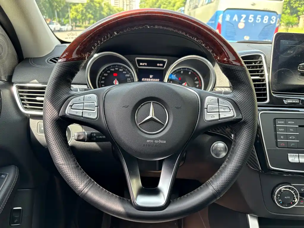 Mercedes-Benz GLE Coupe 2017 — фото 11