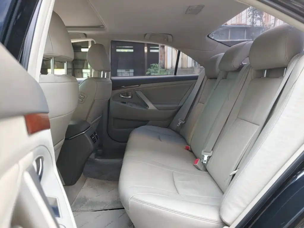 Toyota Camry 2015 — фото 10