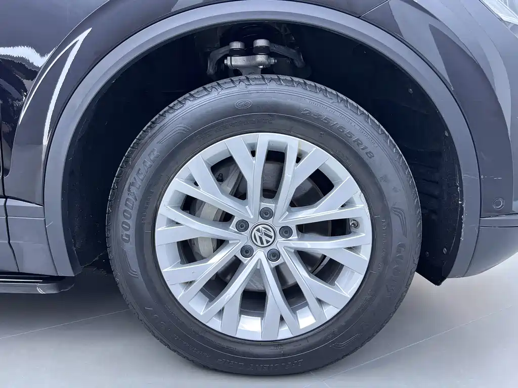 Volkswagen Touareg 2020 — фото 13