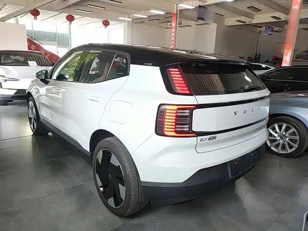 Volvo EX30 2025