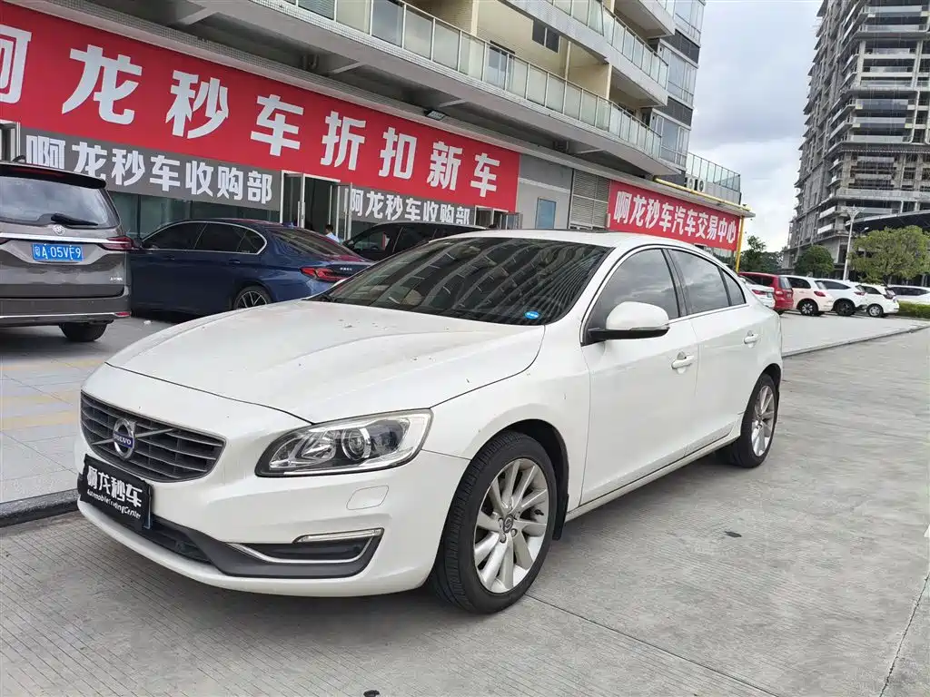 Volvo S60 2016 — фото 1