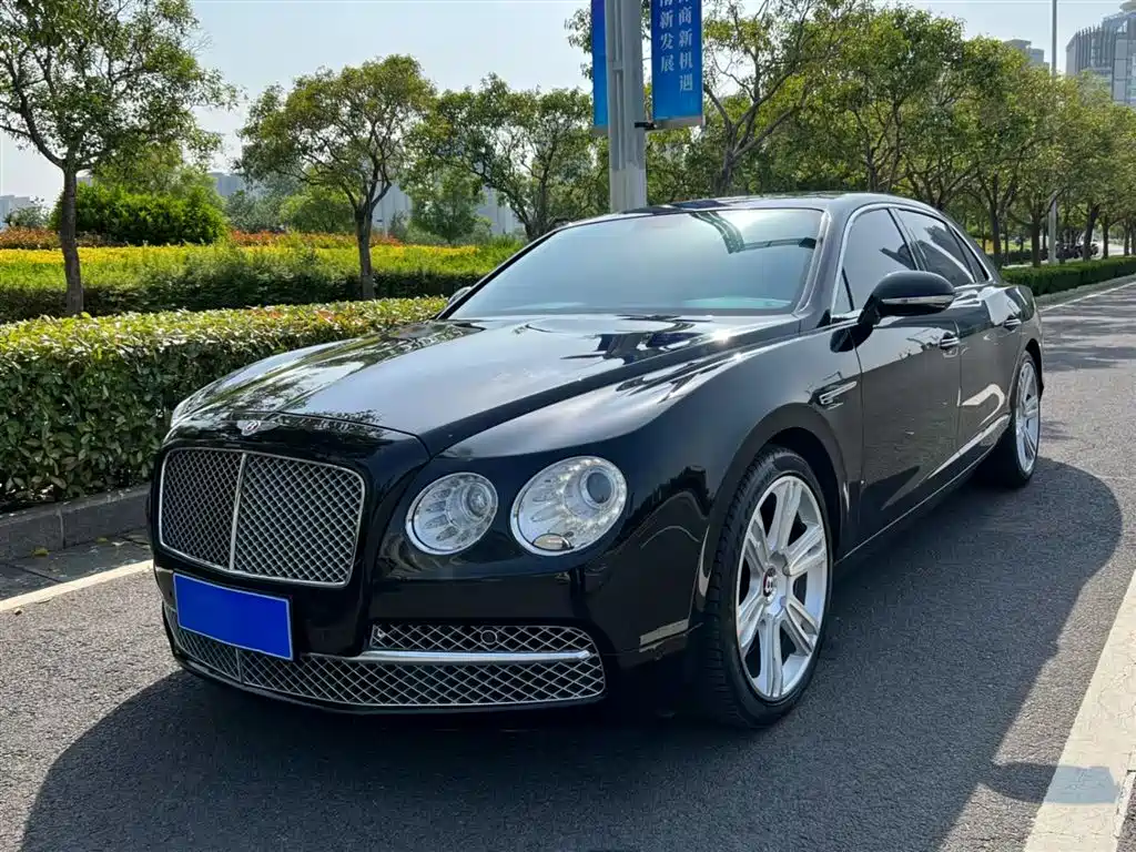 Bentley Flying Spur 2018 — фото 1