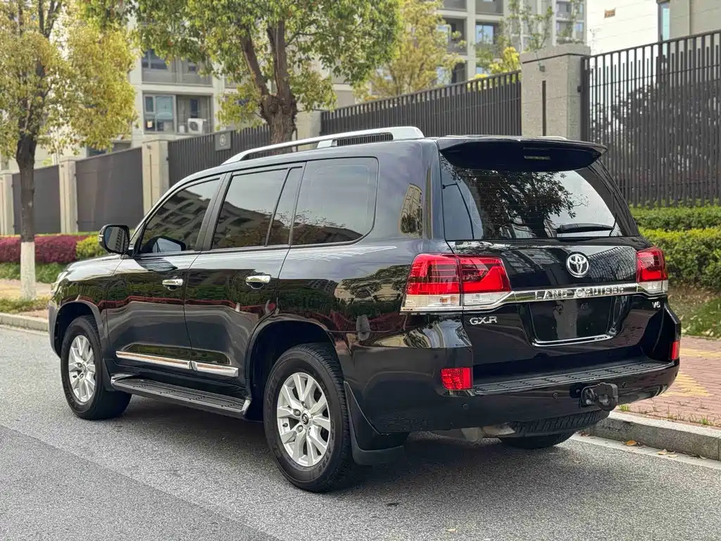 Toyota Land Cruiser 2019 — фото 13