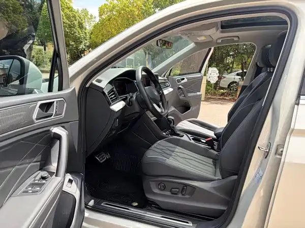 Volkswagen Tiguan L 2023