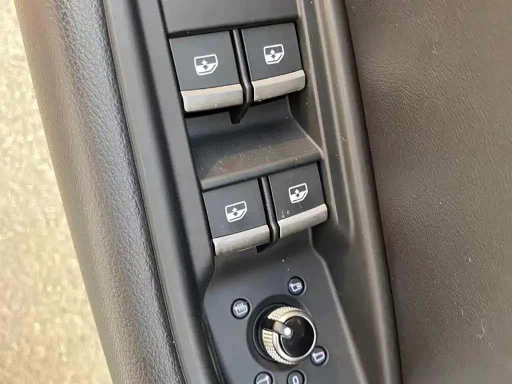 Audi A4L 2017 — фото 12