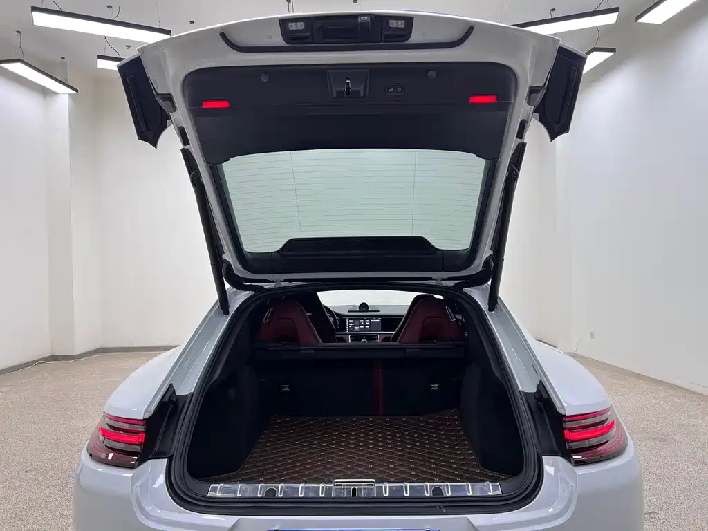 Porsche Panamera 2017 — фото 13