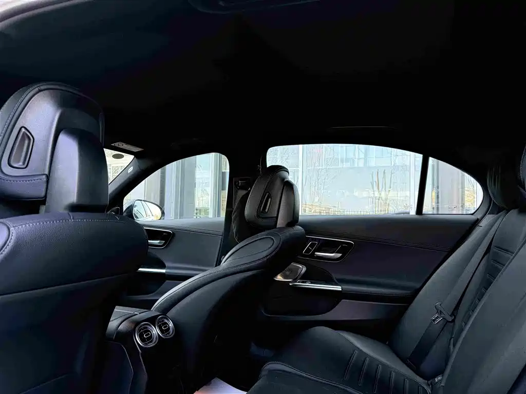 Mercedes-Benz C-Class 2024 — фото 14