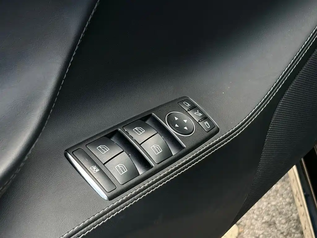Tesla Model S 2017 — фото 13