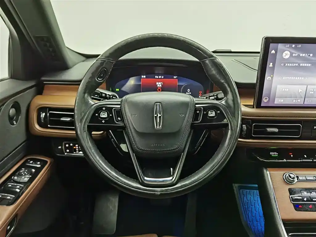 Lincoln Aviator 2020 — фото 11