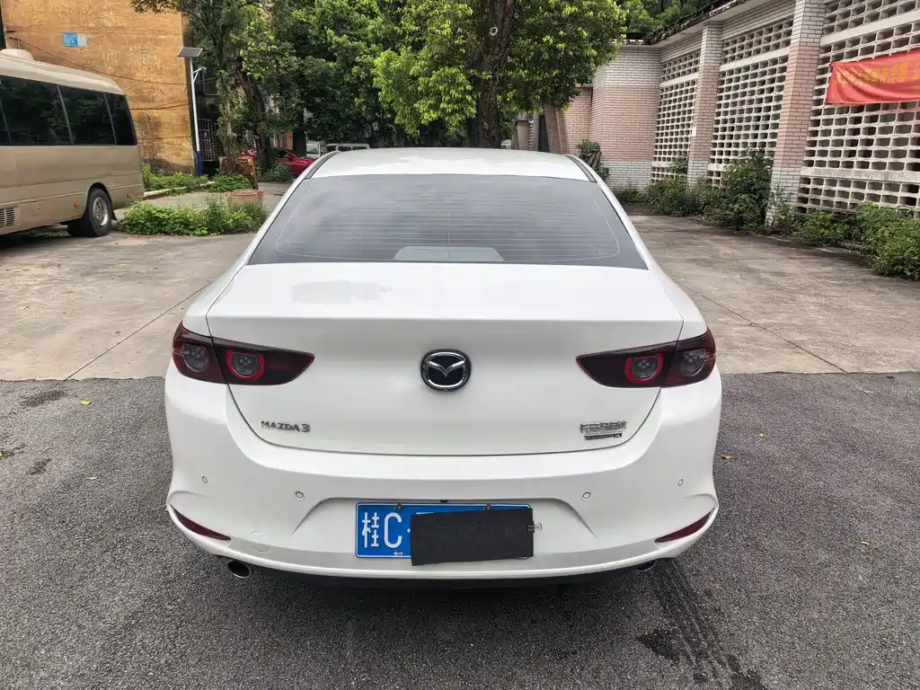 Mazda 3 Axela 2023