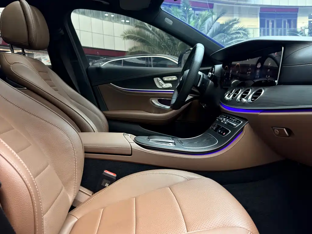 Mercedes-Benz E-Class 2023 — фото 13