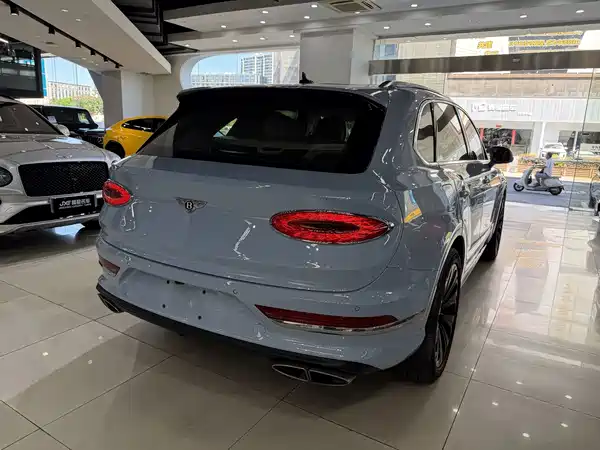 Bentley Bentayga Plug-In Hybrid 2021