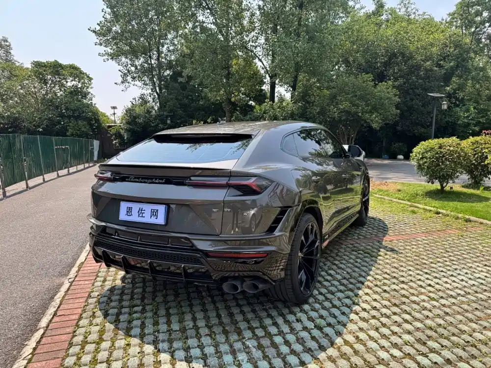 Lamborghini Urus 2023 — фото 15