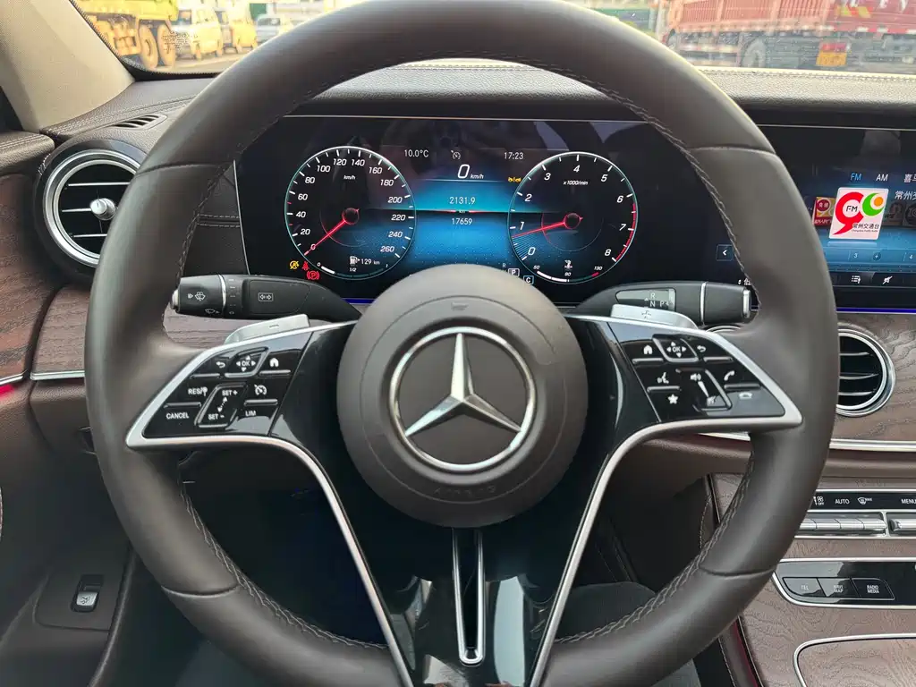 Mercedes-Benz E-Class 2024 — фото 16