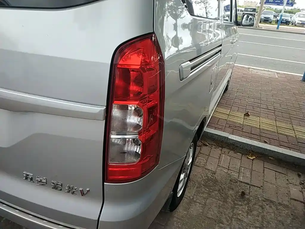Wuling Hongguang V 2022 — фото 24